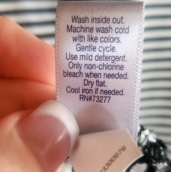 Jennifer Lopez Bk/Wh Stripe Knit Top w/ 3/4 Sleeves size XS - Picture 6 of 9